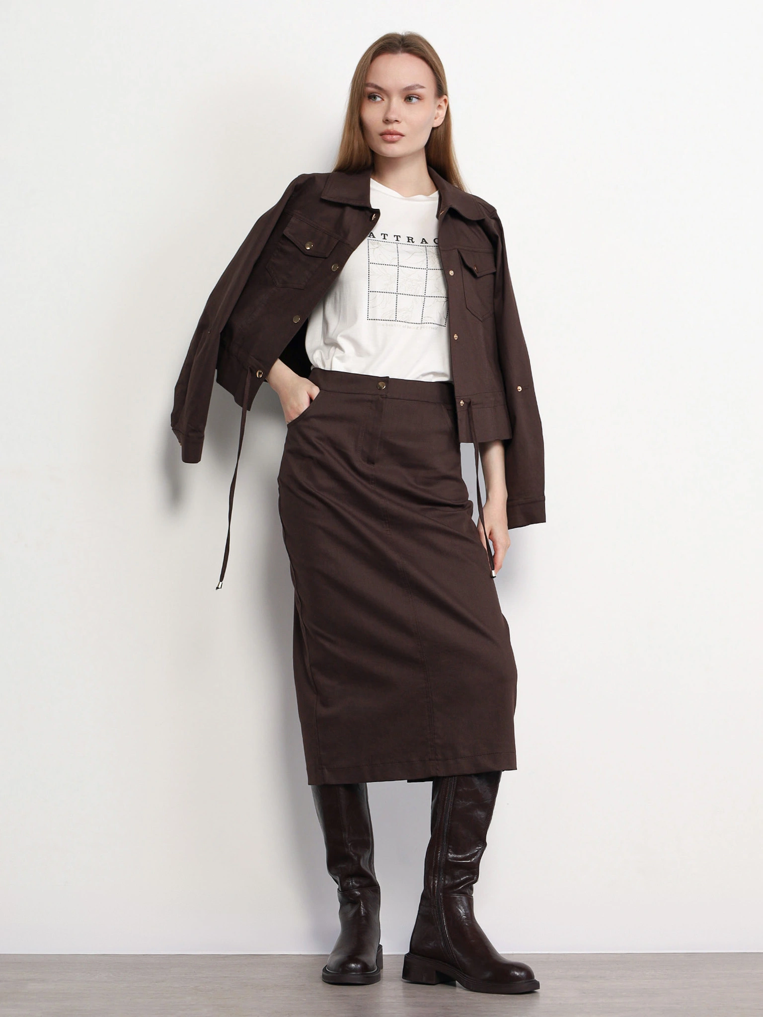 Жакет темно-коричневого цвета с кокеткой